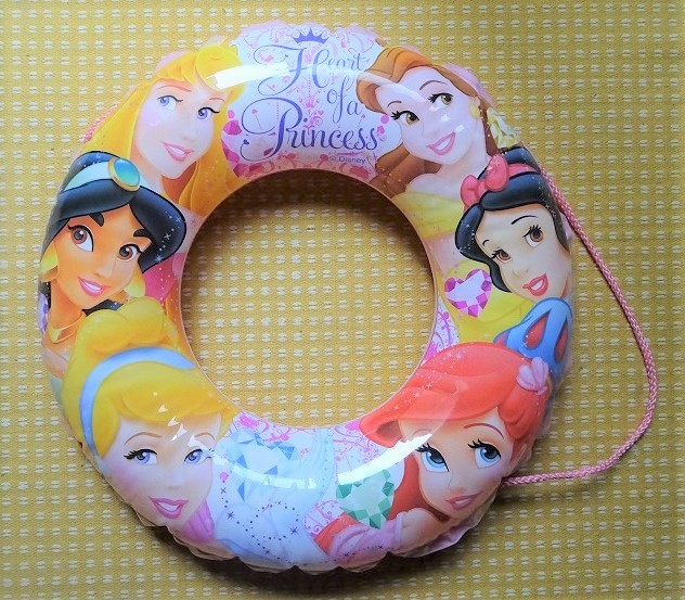 ディズニープリンセス 浮き輪 55cm 双子姉妹 元袋なし 送料164円 浮き輪 浮き具 売買されたオークション情報 Yahooの商品情報をアーカイブ公開 オークファン Aucfan Com