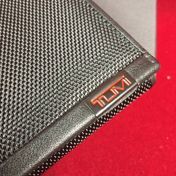 トゥミ TUMI メンズ 二つ折り長財布 ブラック 小銭入れあり TB22 財布 トゥミ 革 折りたたみ財布 二つ折り財布 ラウンドファスナー