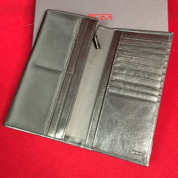 トゥミ TUMI メンズ 二つ折り長財布 ブラック 小銭入れあり TB22 財布 トゥミ 革 折りたたみ財布 二つ折り財布 ラウンドファスナー