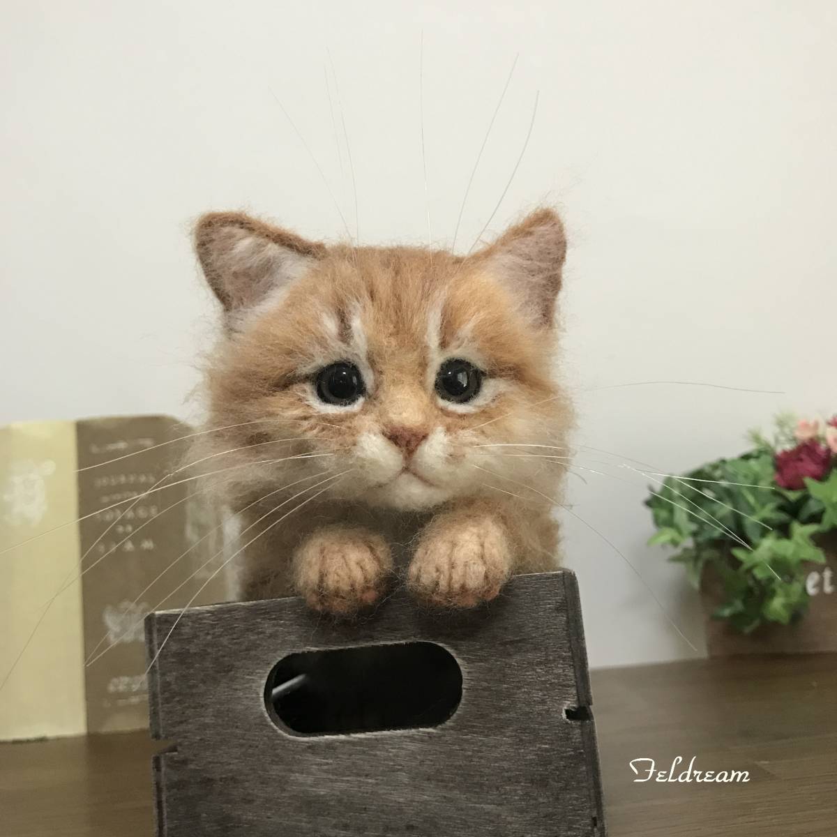 Feldream◆羊毛フェルト猫　るんるん♪　箱に入って遊ぶソマリ子猫　ソマリレッド　≪実物大≫　ハンドメイド　