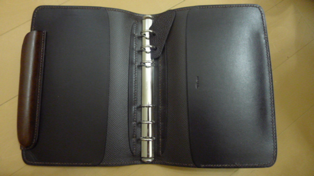 T Mbh タクヤ エムビーエイチ ペンホルダー付きシステム手帳カバー シムシム Smt 黒ざん革製 こげ茶 バイブルサイズ システム手帳 売買されたオークション情報 Yahooの商品情報をアーカイブ公開 オークファン Aucfan Com