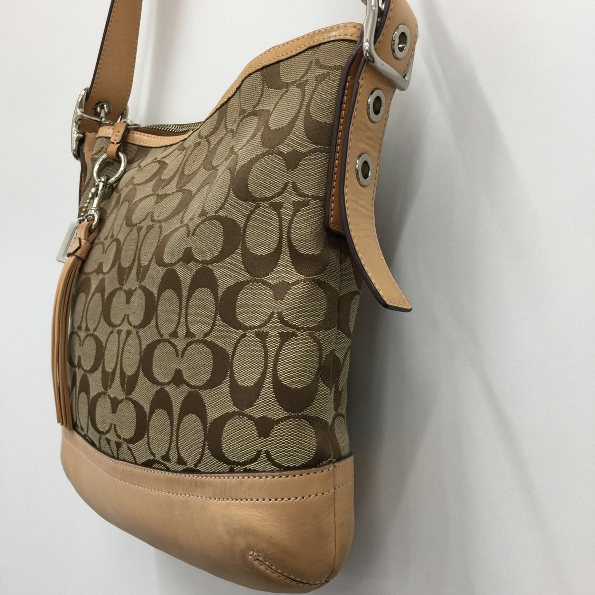 COACH コーチ ショルダーバッグ シグネチャー ベージュ キャンバス 