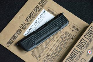 セール，定番人気 実物 STRIKE INDUSTRIES UDC ULTIMATE M4 AR15シリーズ用 樹脂ダストカバー FLAG BK(その他)｜売買されたオークション情報、yahooの商品情報をアーカイブ公開 - オークファン その他