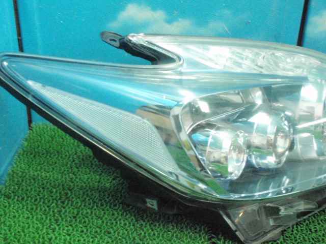 トヨタ│純正部品│30 プリウス LED ヘッドライト 前期│右