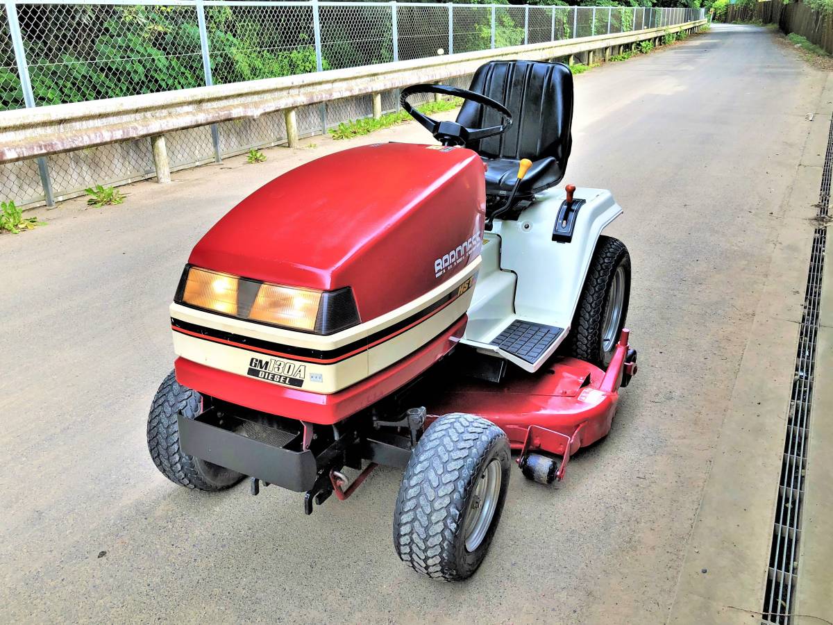 バロネス 乗用草刈機 3連ロータリーモア 『 GM130A 』 ディーゼル 