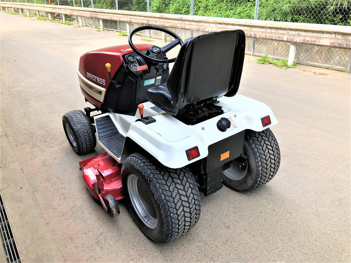 バロネス 乗用草刈機 3連ロータリーモア 『 GM130A 』 ディーゼル 
