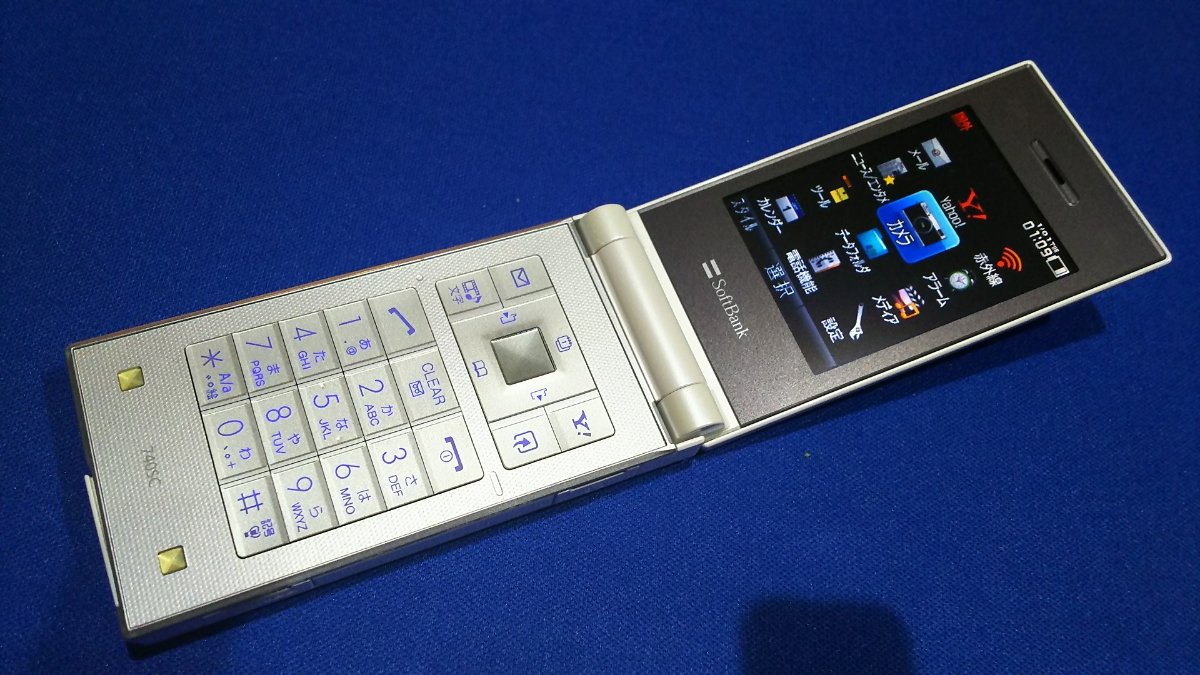 送料無料，人気 新品同様 740SC SIMフリー