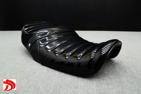 インパルス 前期 タックロール シート 黒X赤エナ 新作 インパルス 前期 タックロール シート 黒 エナメル/変形　タックロールシート GSX400インパルス /エナ　　GK79A