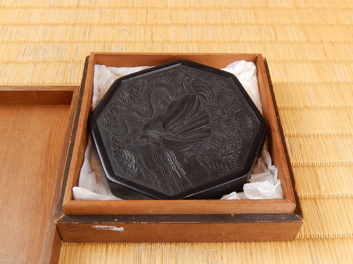 道]程君房造 古墨 龍上人物彫 八角墨 臥竜 時代箱 書道 中国古玩