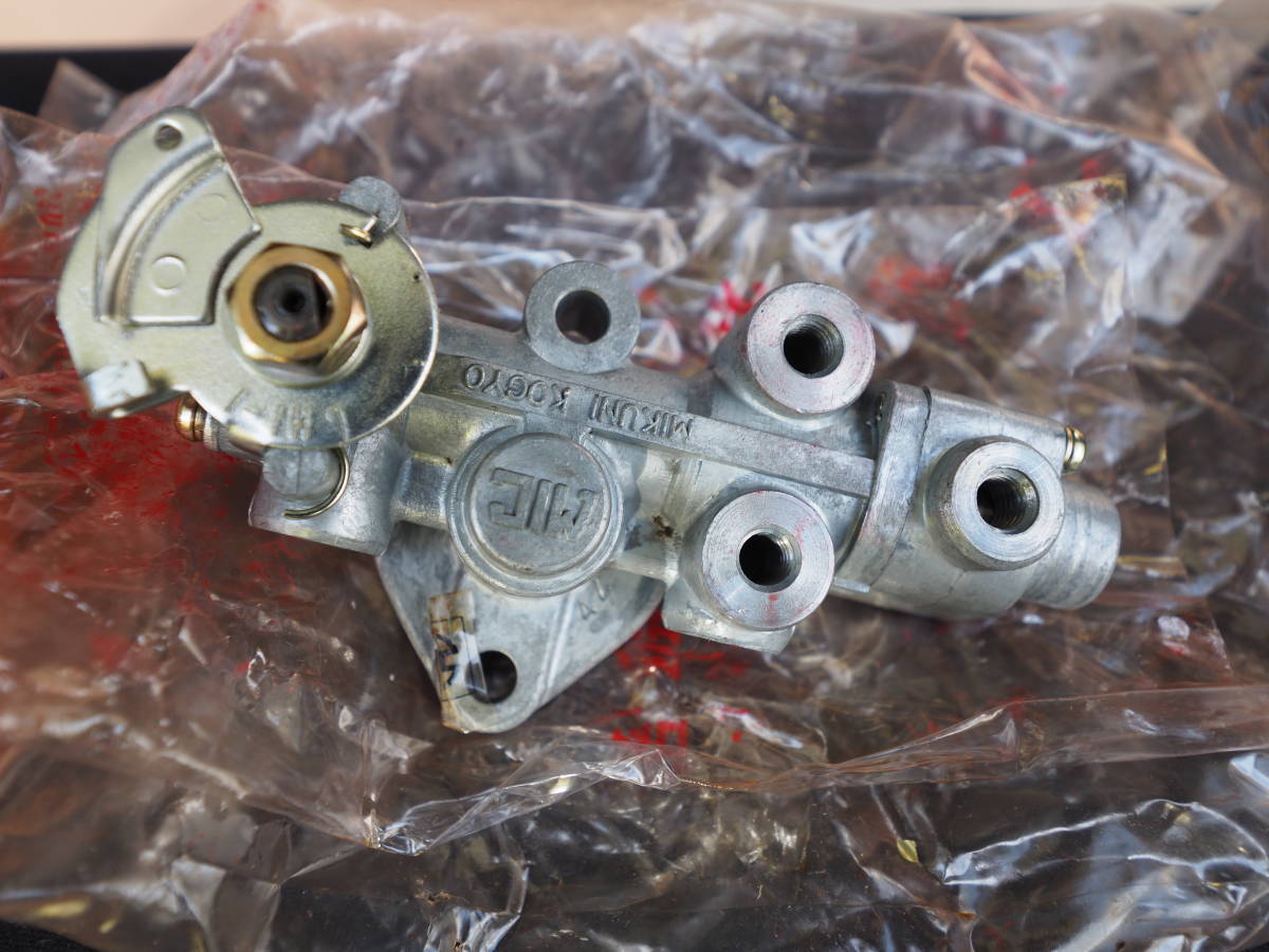 マッハ⁄500SS⁄H1B⁄H1C⁄H1⁄オイルタンク⁄カワサキ⁄純正