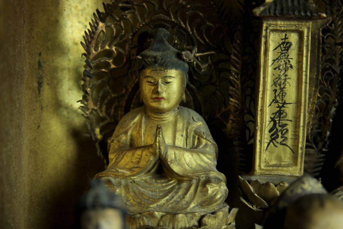 11◇櫟◇ 時代 木彫 仏像 18cm 厨子入 鍍金 細密細工 仏像唐物 11◇櫟◇ 時代 木彫 仏像 18cm 厨子入 鍍金 細密細工 仏像唐物
