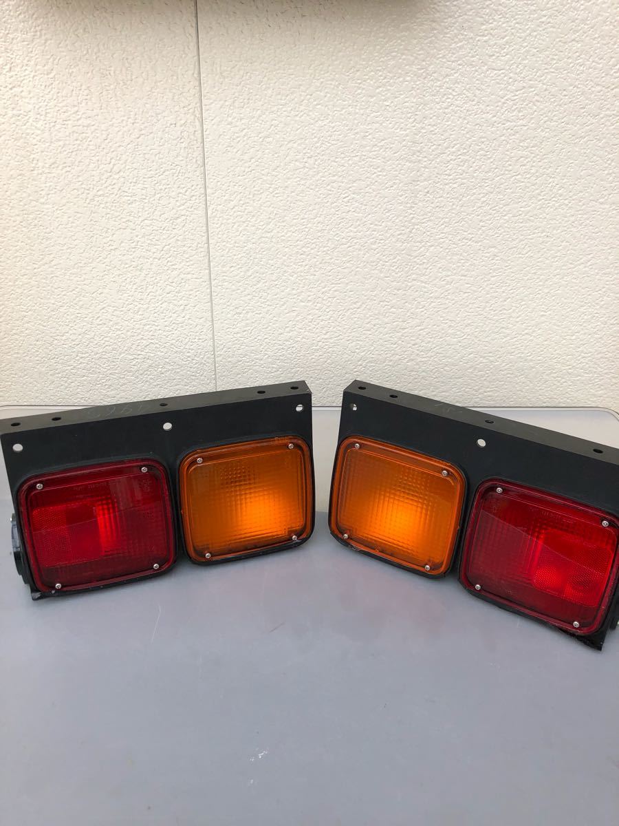 新車外し】いすゞ 日野 トラック用 オールLED 2連テール 左右 小糸 