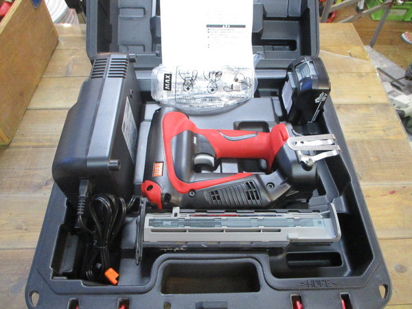MAX 18V TJ-35FN2 ジャンク品 MAX エア釘打ち機 TJ-35FN2 18V T1165454 低