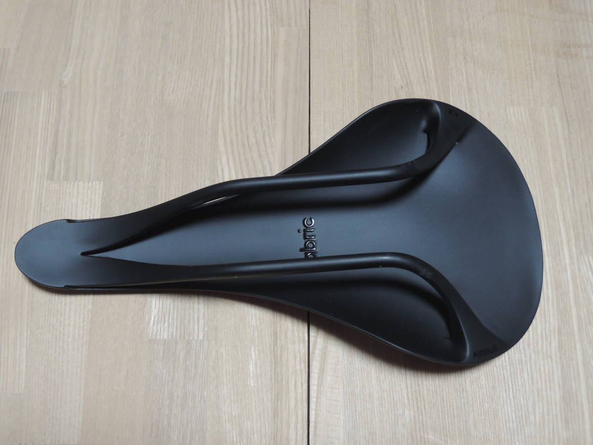 ALM ファブリック サドル FABRIC Ultimate エアバス Shallow JO921 
