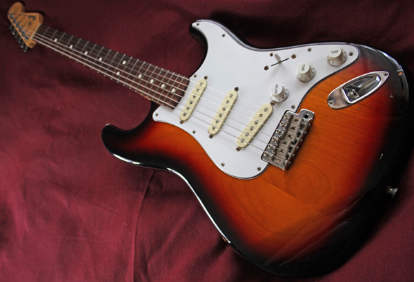 【Fender Japan】ST-STD（3TS）ストラトキャスター（トランジション・ロゴ／GOTOHペグ）90年代日本製