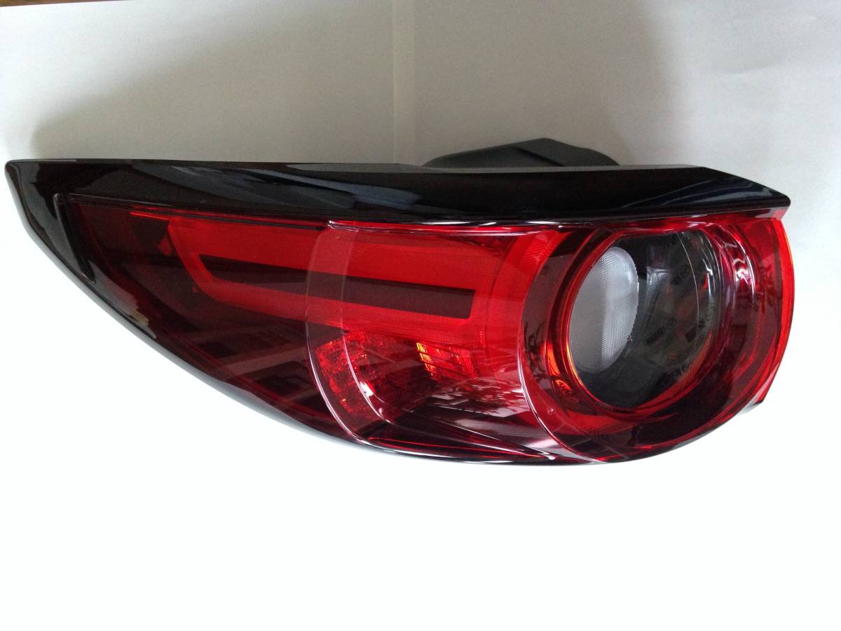 マツダCXー5 型式KF2P 左(外側) テールランプ (中古) MAZDA CX5 テールレンズ　テールライト　