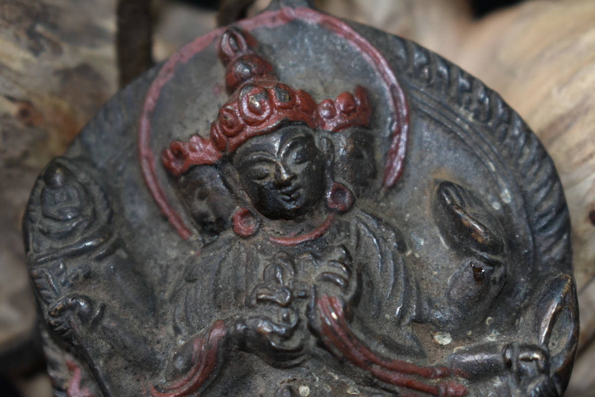 友人贈送 古銅細工製 三面六臂観音 菩薩像 護身仏牌 根付