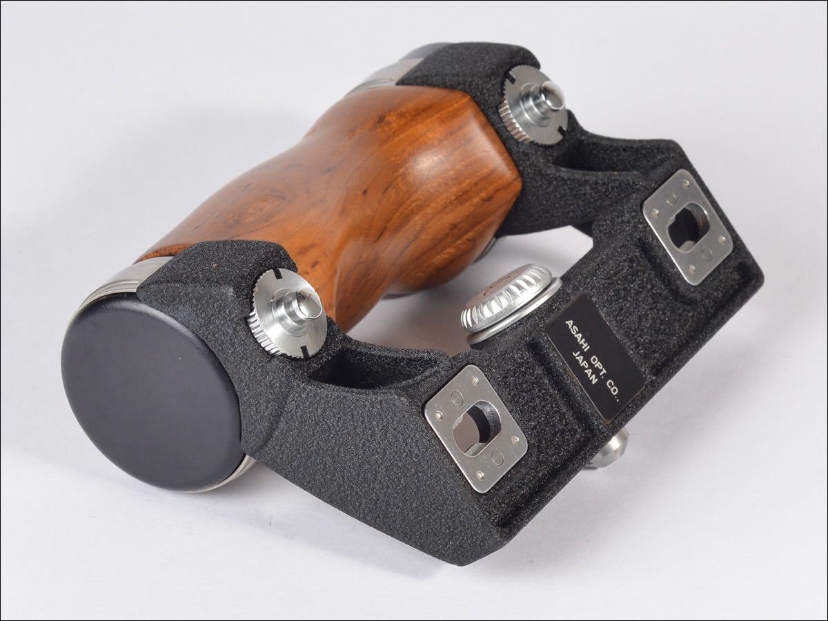 ◇美品・木製グリップ／ペンタックス PENTAX 67◇