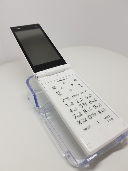 未使用 docomo ドコモ FUJITSU 富士通 F-06D ガラケー 携帯電話 ホワイト 利用制限◯ 動作確認済み