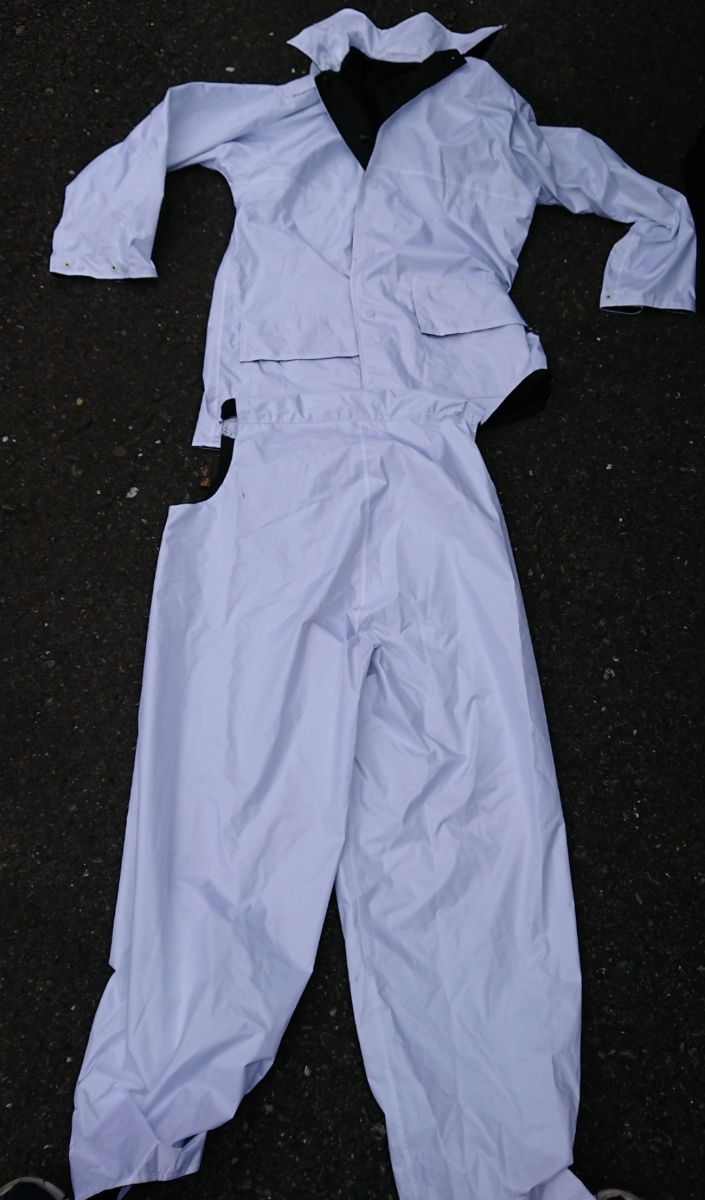 交通安全指導員、警察用白/黒リバーシブル 雨合羽 汚れあり。_1