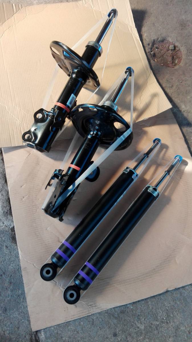 トヨタ AHR20W用 純正ショックセット 新車外し？ エスティマ