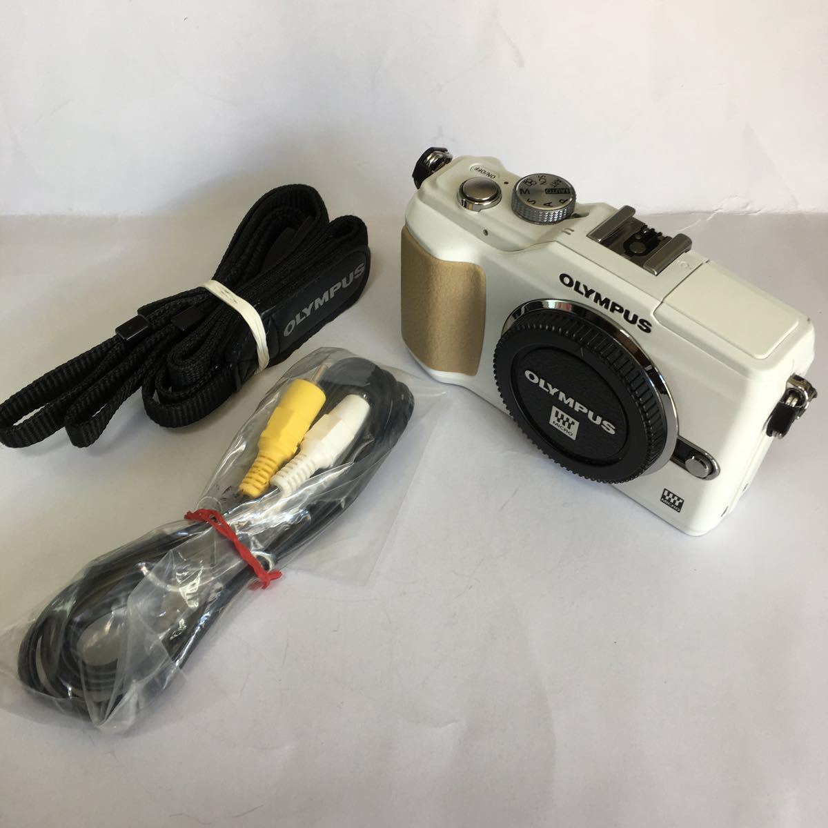 OLYMPUS E-PL2(動作確認済み) デジタルカメラ カメラ、光学機器 【公式