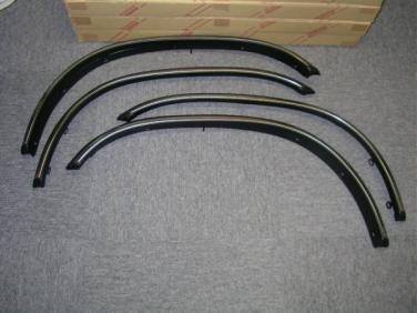 新品 1996-2002 US純正 TOYOTA 4runner フェンダーモール 185