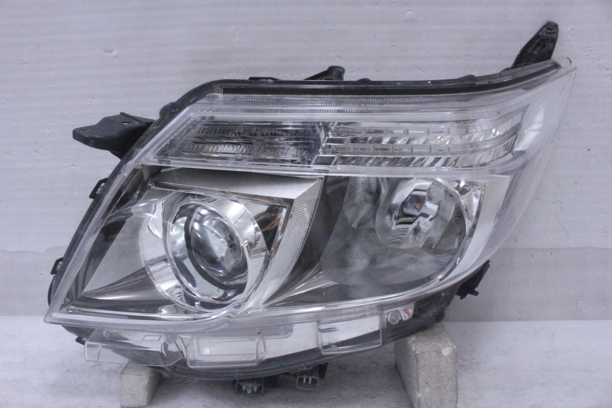 HOT，お買い得】 80-714-S☆美品 前期 LED ZRR80W 85W ノア HV Si☆