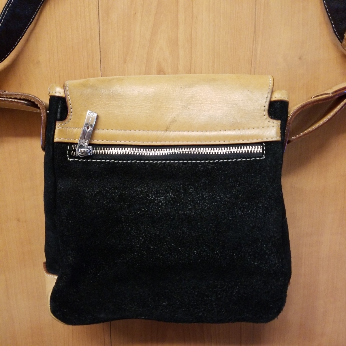 売り切り 8000円スタート♪ SAAD サード レザー ショルダーバッグ