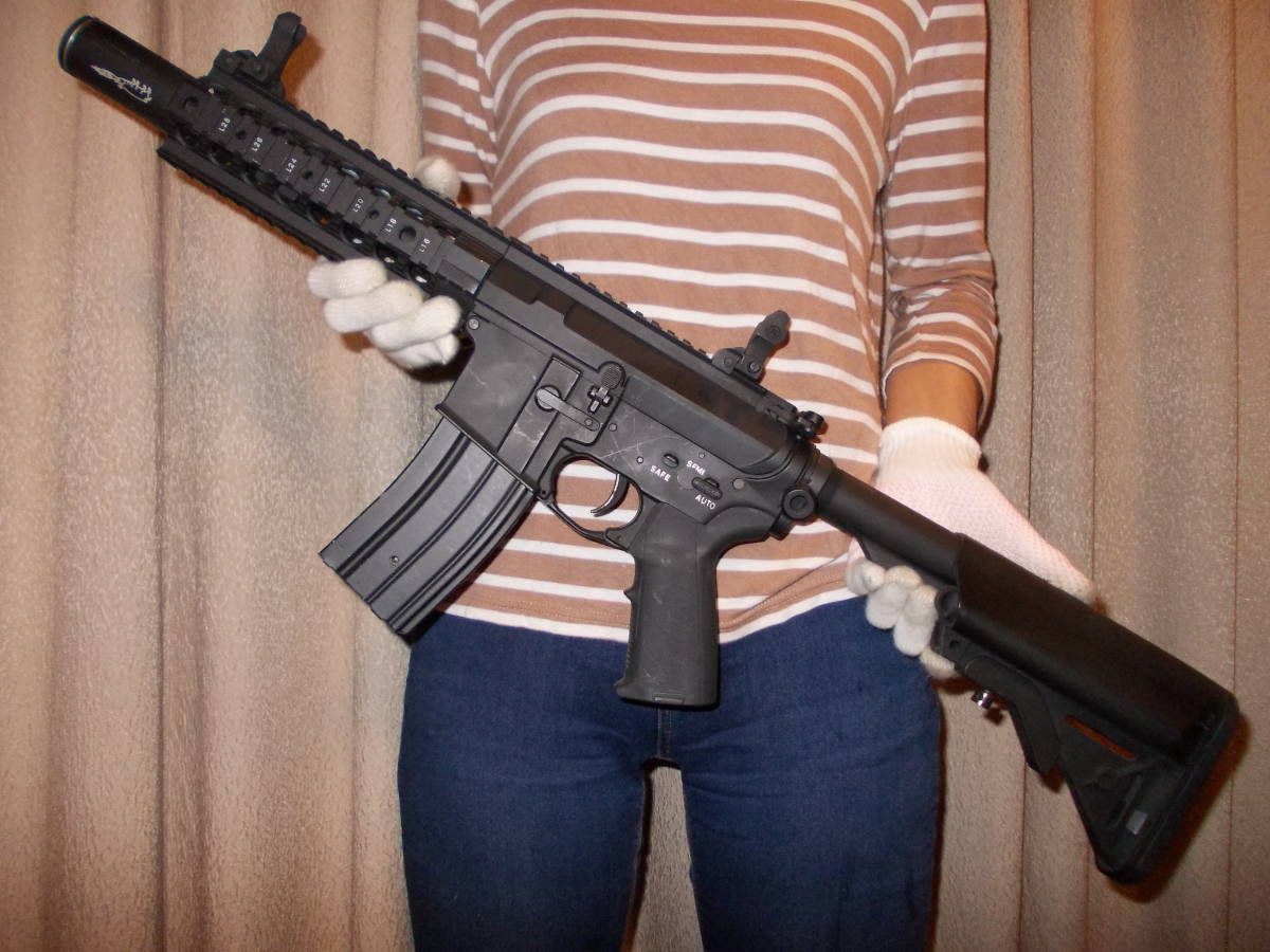 送料無料!フルメタルM4 NOVESKEカスタム RIS/RASはもちろん!