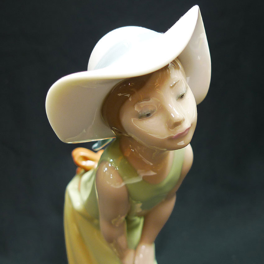 緑屋□i97*b リヤドロ LLADRO 鏡の前で 若草色の少女