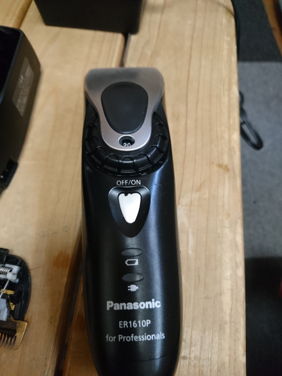 パナソニックリニアバリカン ER1610P 中古 充電器 アタッチメント 未