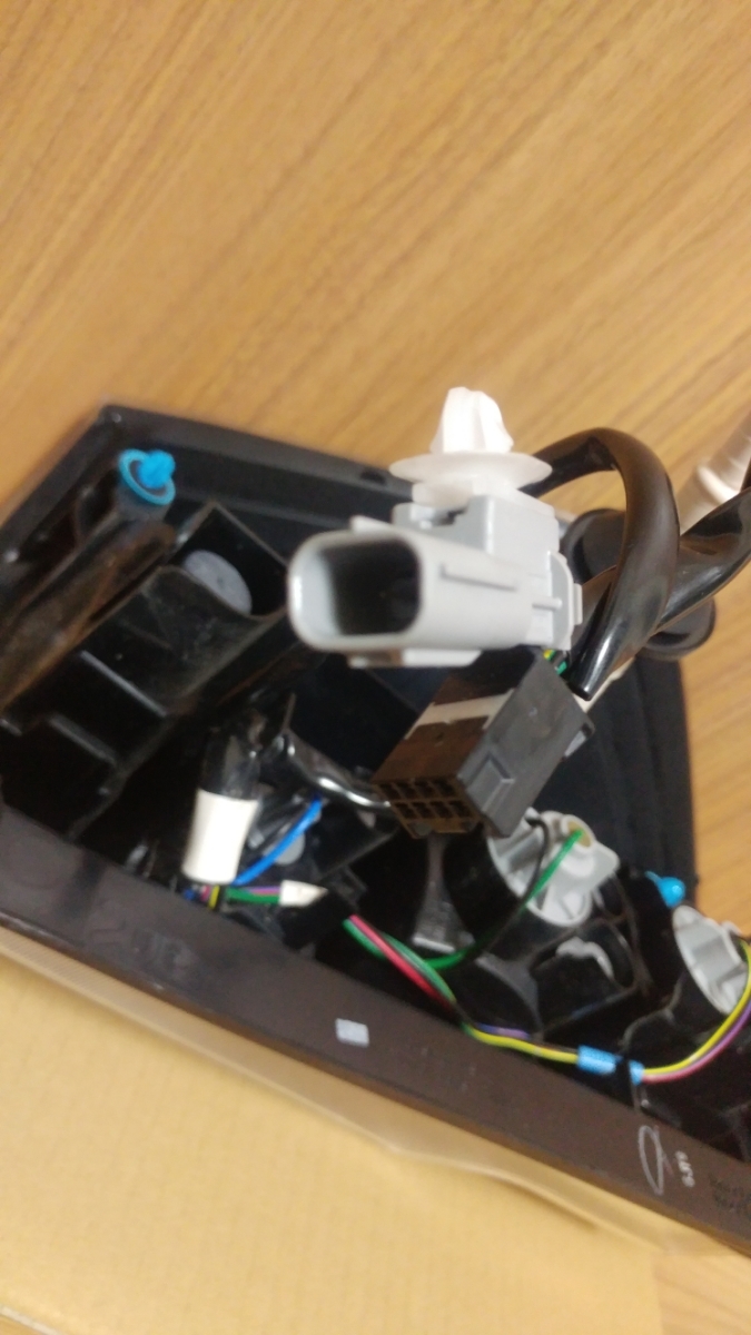 タントカスタム LA600S 後期 右テールランプ 