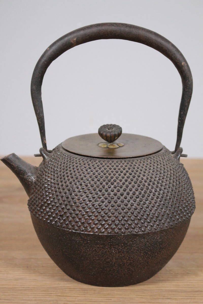 龍文堂造 日の丸形砲口鉄瓶 銀摘銅蓋 小霰地紋 検/煎茶道具 砂鉄 和鉄　