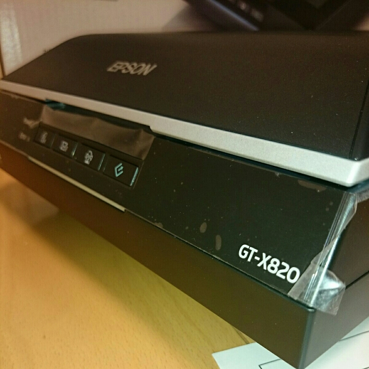 GT-X820 EPSON フラットベッドスキャナー 卓上型 A4カラー イメージ