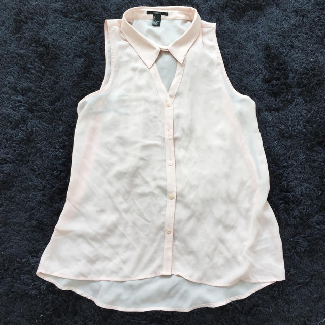 安い，定番人気 気まぐれセール forever21 胸開ノースリーブシャツ(シャツ)｜売買されたオークション情報、yahooの商品情報をアーカイブ公開 - オークファン シャツ