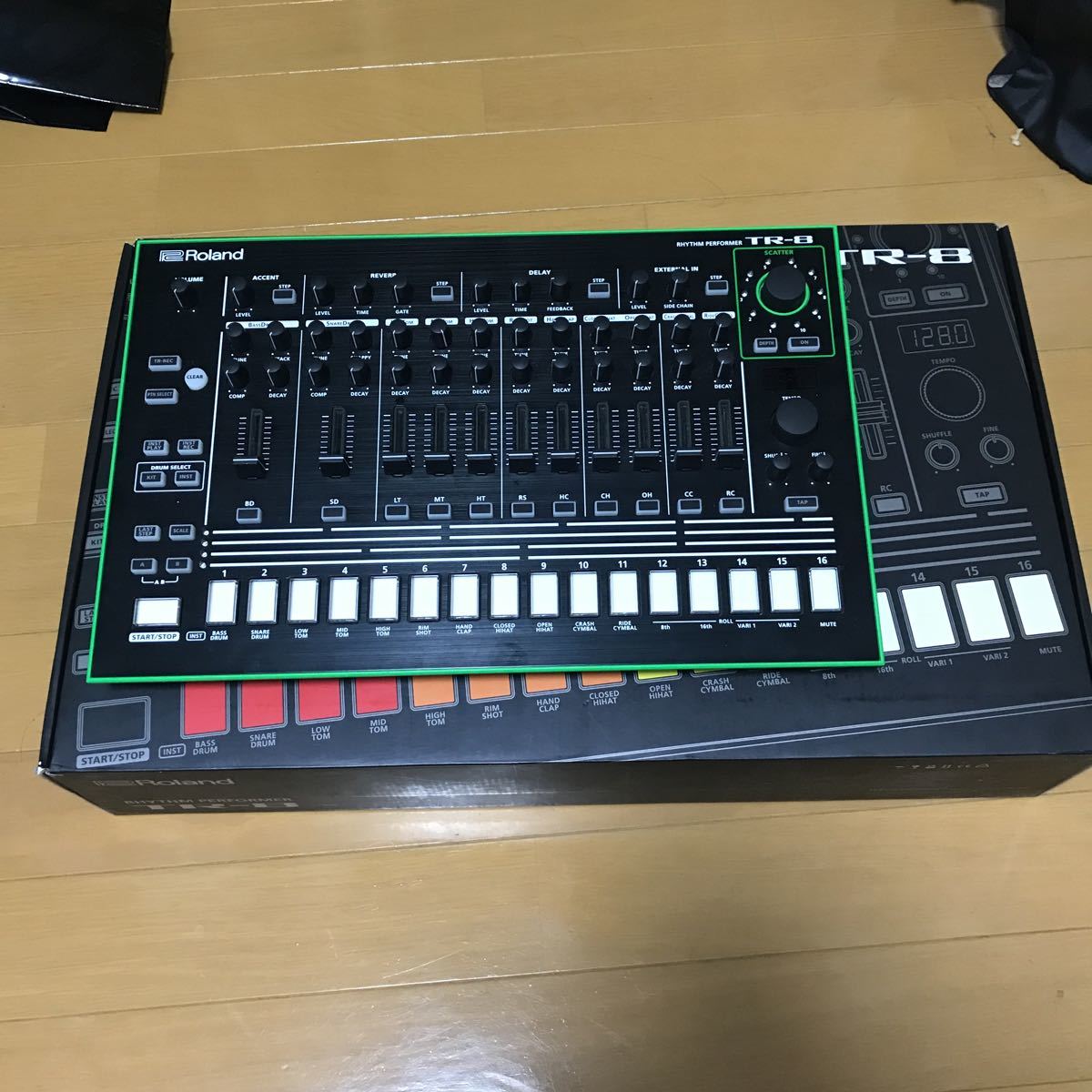 Roland TR-8（美品）