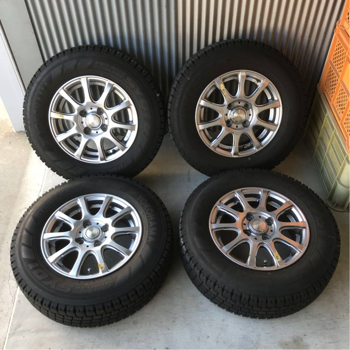タイヤ、ホイール タイヤ走行短め【DUNLOP WINTER MAXX SJ8 265/70R16 