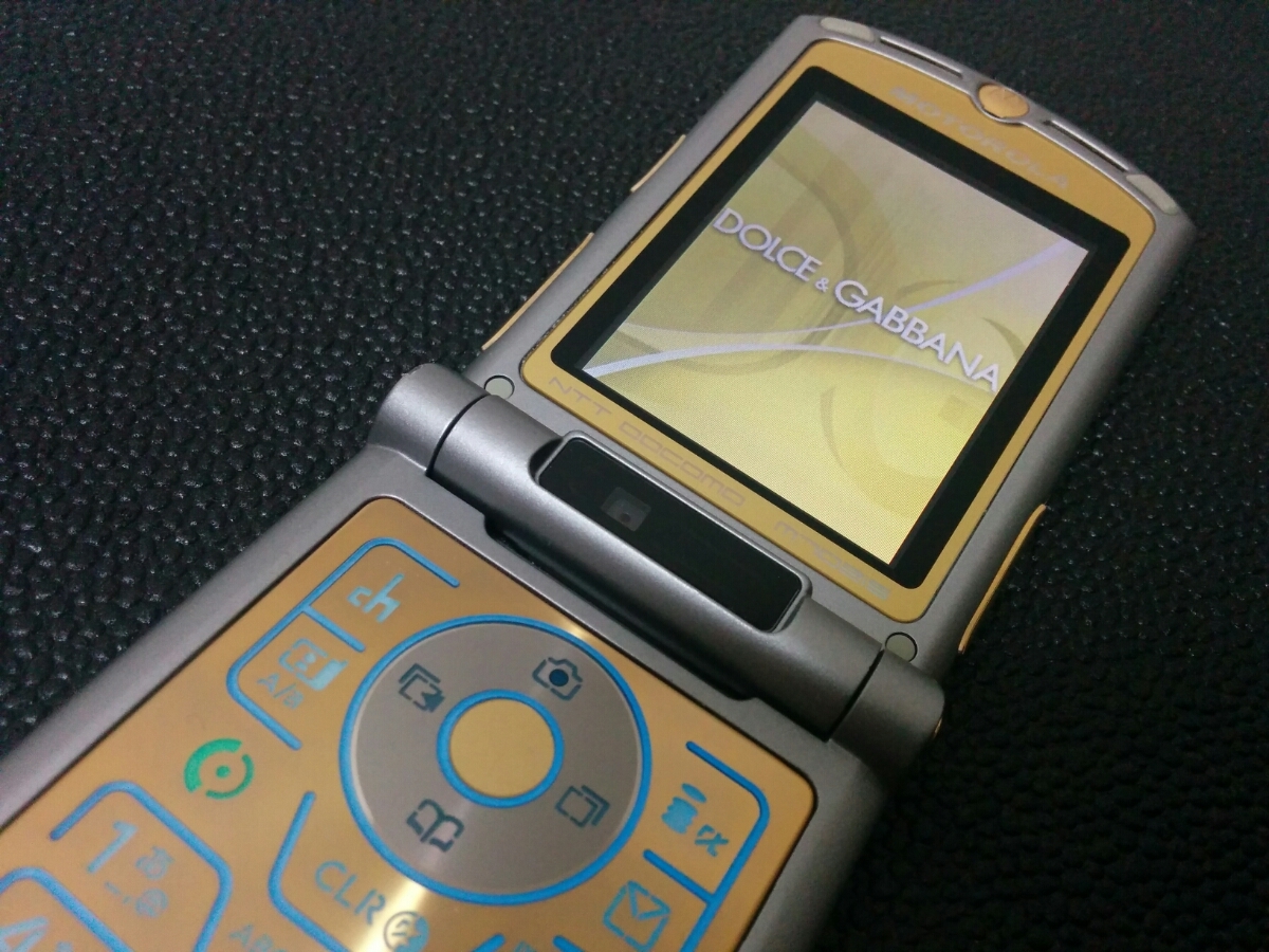 希少 限定品 入手困難 定価75000円】docomo M702is DOLCE & GABBANA 