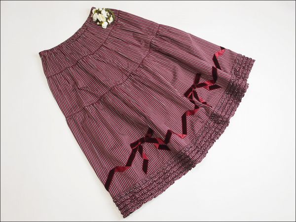 数量限定，お買い得 L16-5 ピンクハウス ワインｘ白ストライプ リボン使い ミディ丈 スカート//定価41040円//フリーサイズ ウエストゴム//2017年秋コレ(フレアースカート、ギャザースカート（ロング）)｜売買された 女性用