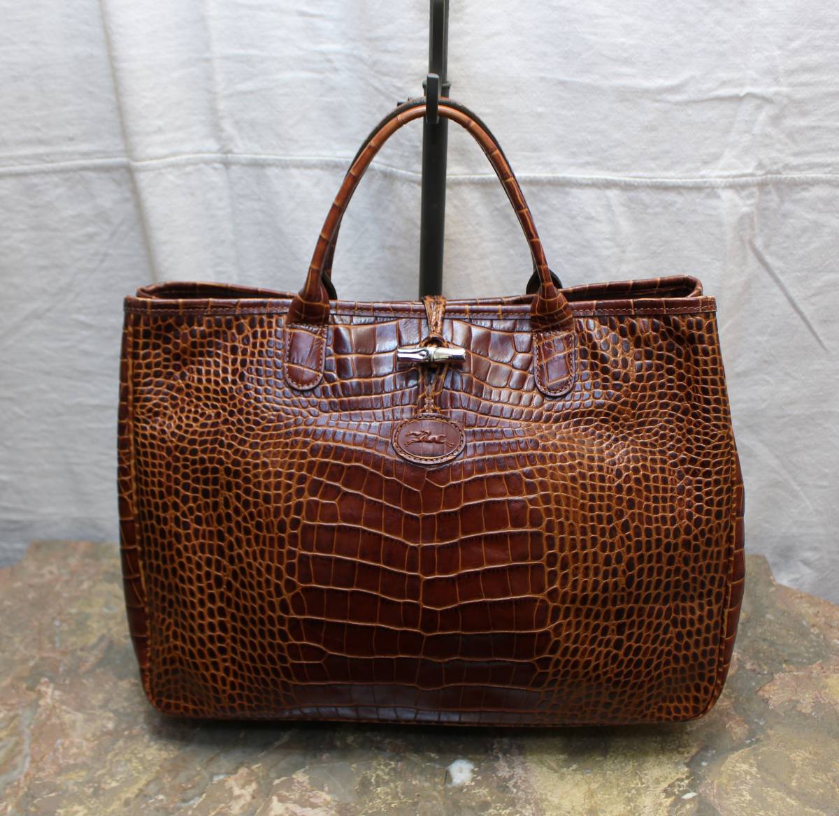 LONGCHAMP CROCODILE LEATHER EMBOSSED HAND BAG MADE IN FRANCE 