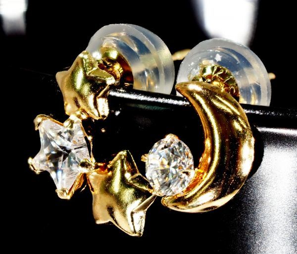 極美】18金製 ダイヤモンド ピアス 星 三日月 モチーフ ゴールド(数量