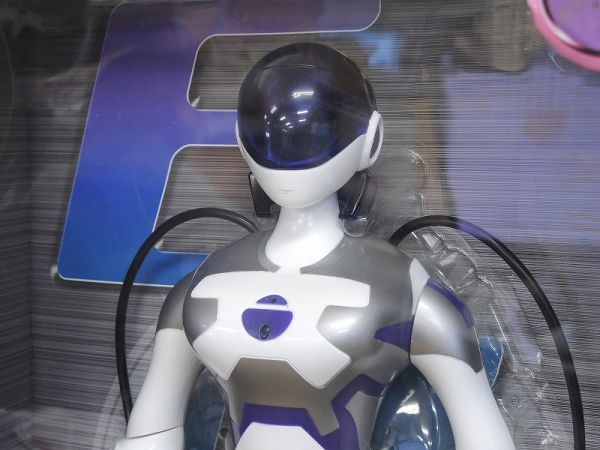 エマ EMA アンドロイド in 『E.M.A.(エマ)』 トイズ 女性型ロボット
