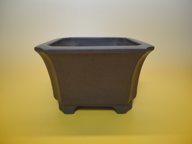 ※「流苑」正方　幅１１．８cmx奥行１１．８cmx高７．７cm※