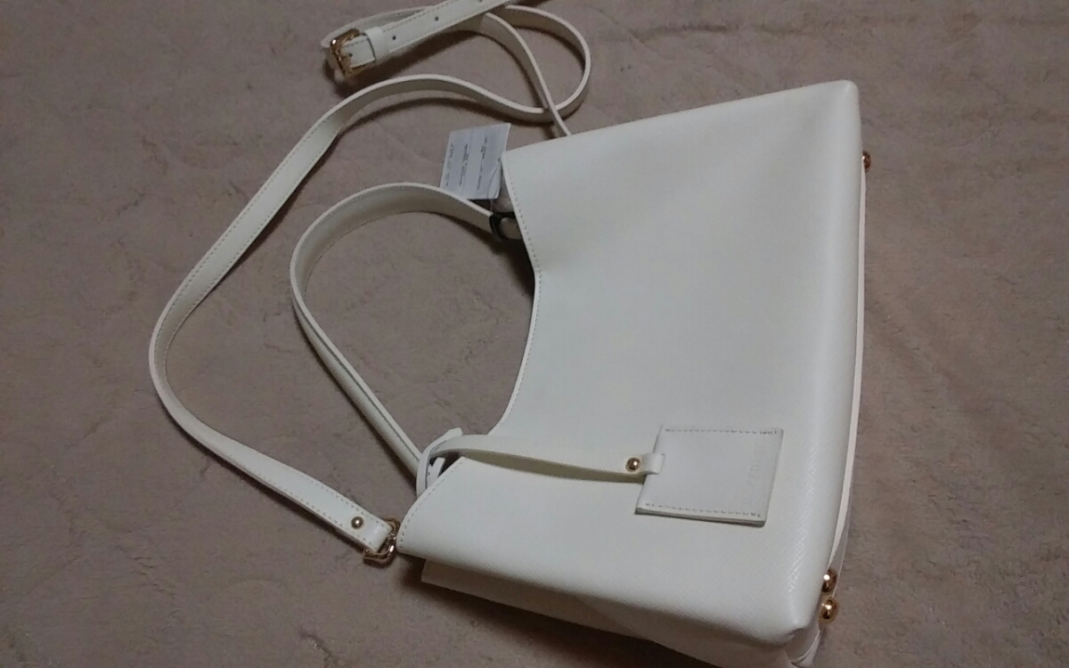 限定セール，SALE 23区今期 30240円 2WAY Raffinata Saffiano Shoulder バッグ牛革ホワイト(その他)｜売買されたオークション情報、yahooの商品情報をアーカイブ公開 - オークファン 女性用