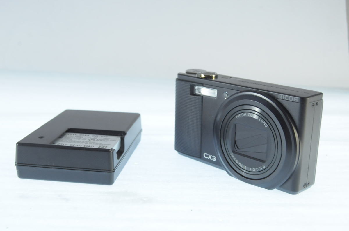RICOH CX3 本体 バッテリー 充電器付き 極上品☆リコー RICOH CX3 ☆バッテリー・チャージャー付き☆2507