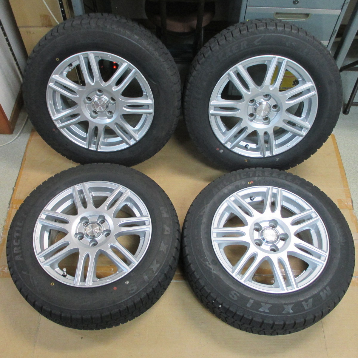 スタッドレス 185⁄65R15 0 BLIZZAK 中古の通販 VRX 65r15 プリウス20