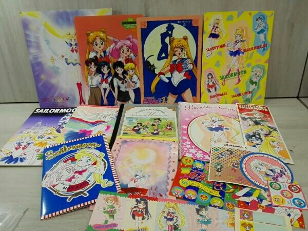 セーラームーングッズ まとめ売り 詰め合わせ　付録 セーラームーン 90年代セーラームーングッズセットカード・なかよし付録・紙袋 1994年 便せん まとめ売りレア 美少女戦士セーラームーン」オフィシャルストアがリニューアルオープン