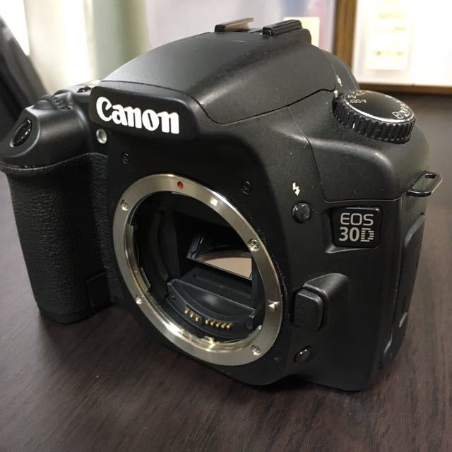 Canon 30D ボディ EOS キヤノン デジタル一眼レフカメラ DS126131 