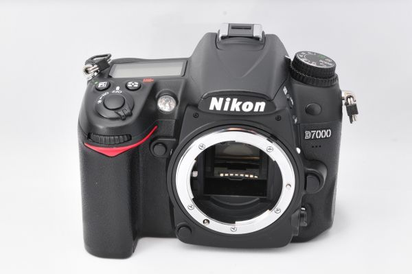 ★極上品★Nikon ニコン D7000 標準 望遠 ダブルレンズセット ★ 元箱付き・付属品多数！B34